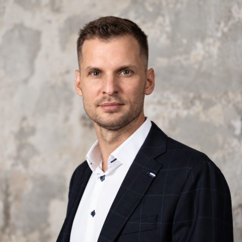 Ádám